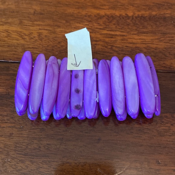 Mother of Pearl (seashells) Purple Colored Stretch Bracket - Picture 7 of 7
